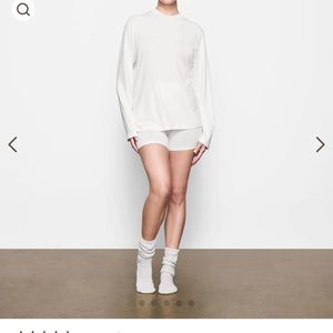 SKIMS BOYFRIEND LONG SLEEVE T-SHIRT